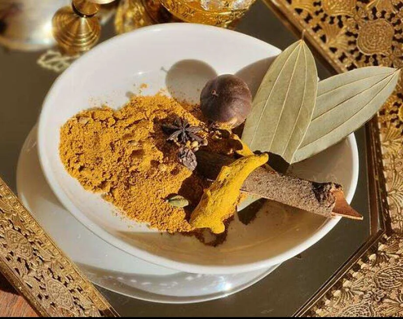 بزار إماراتي (بهارات مشكلة)